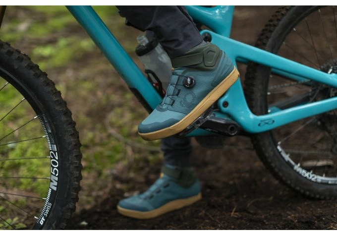 PEARL iZUMi Fahrradschuhe X-Alp® Launch Mid Wrx